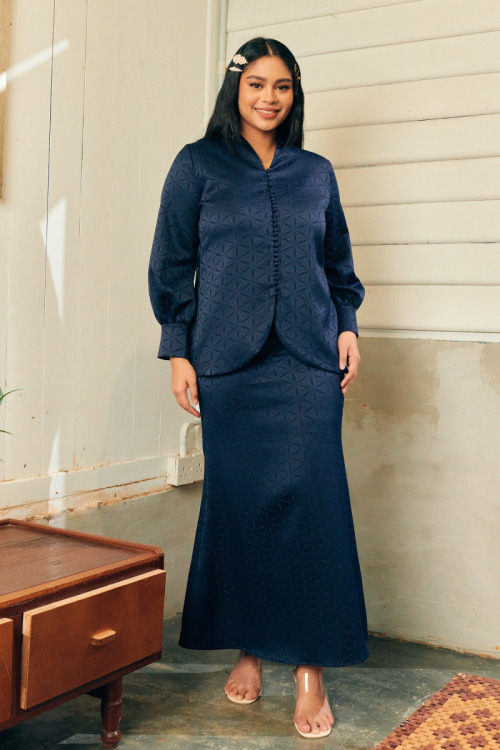 Dark Blue Zuhayra Classic Button Textured Kurung Kebaya