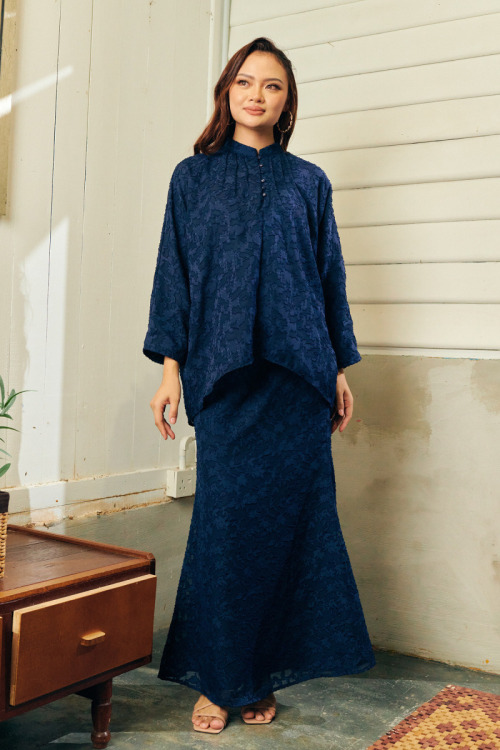 Dark Blue Azalea Cekak Musang Leaf Textured Kurung