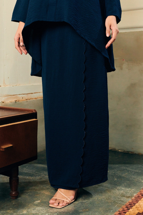 Dark Blue Zehra Pearl Button Loose Kurung